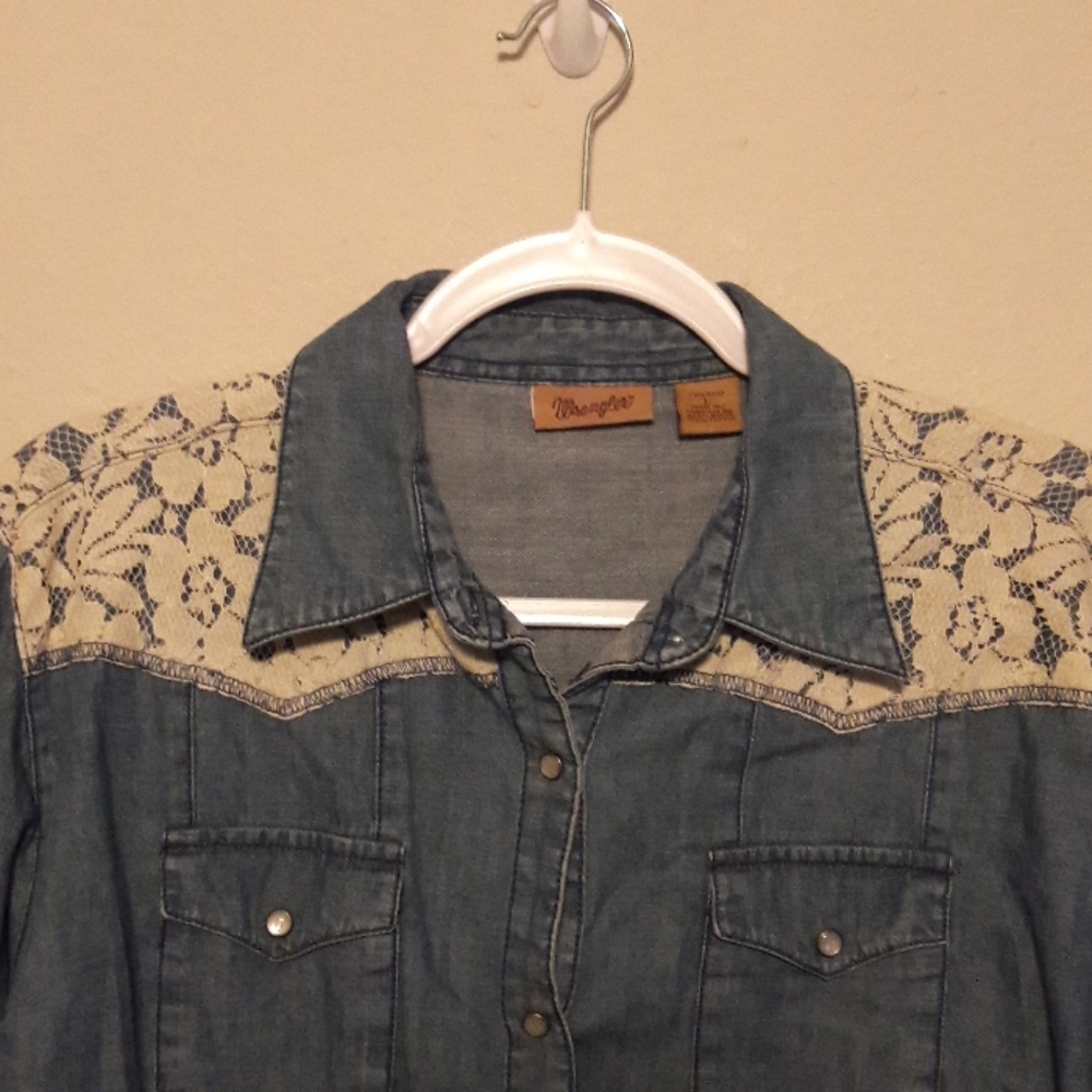 Wrangler Lacy Back Chambray denim button up